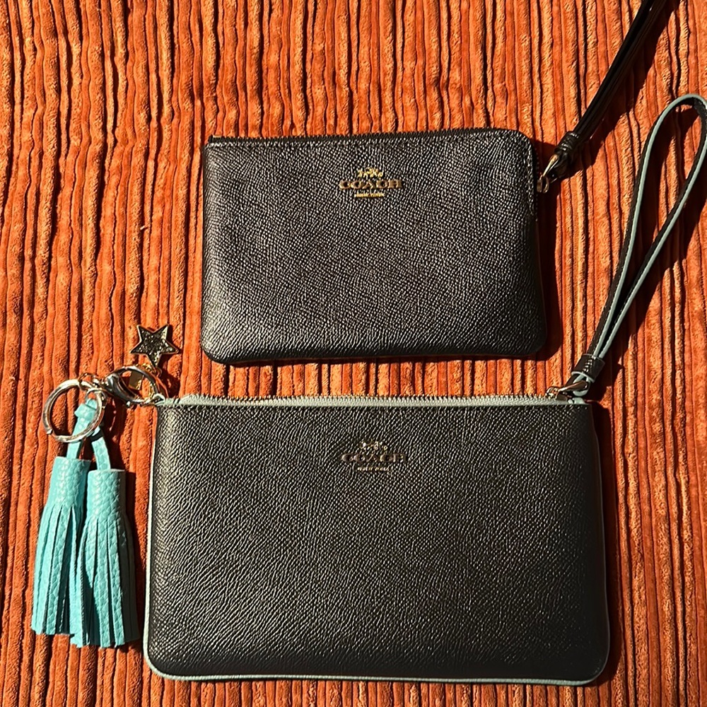 COACH - WRISTLETS